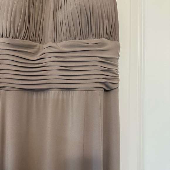 SANGRIA Gown Elegant Pleated Flowing S/L Built-in Bra Soft Taupe Sz 14 - Picture 5 of 14
